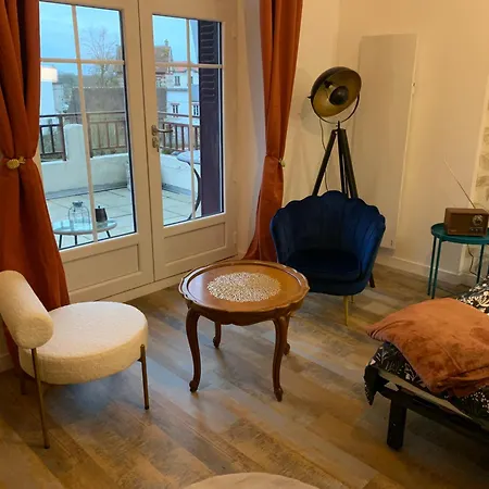 Avec Grande Terrasse شقة